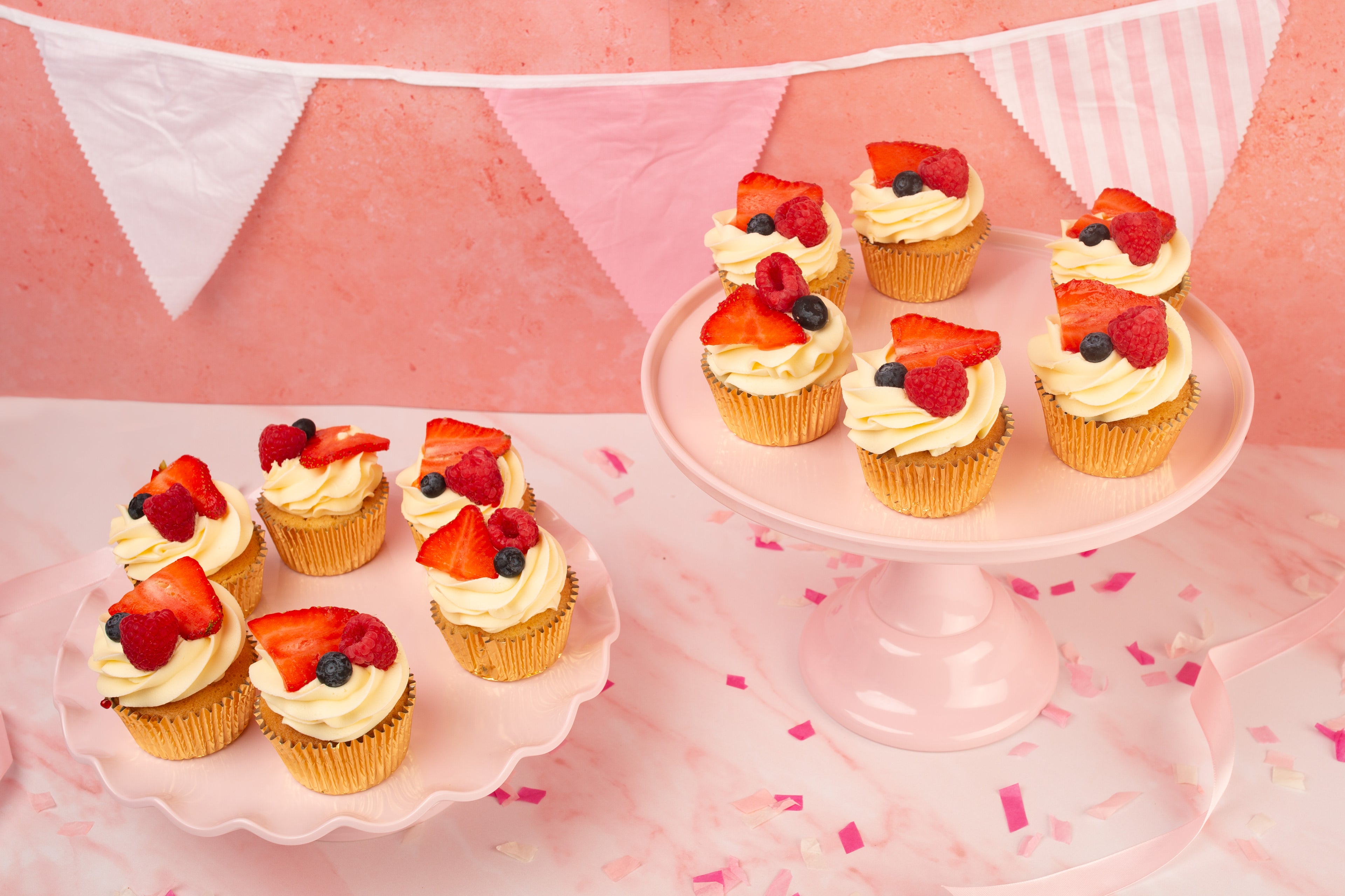 12 Fruity Cupcakes